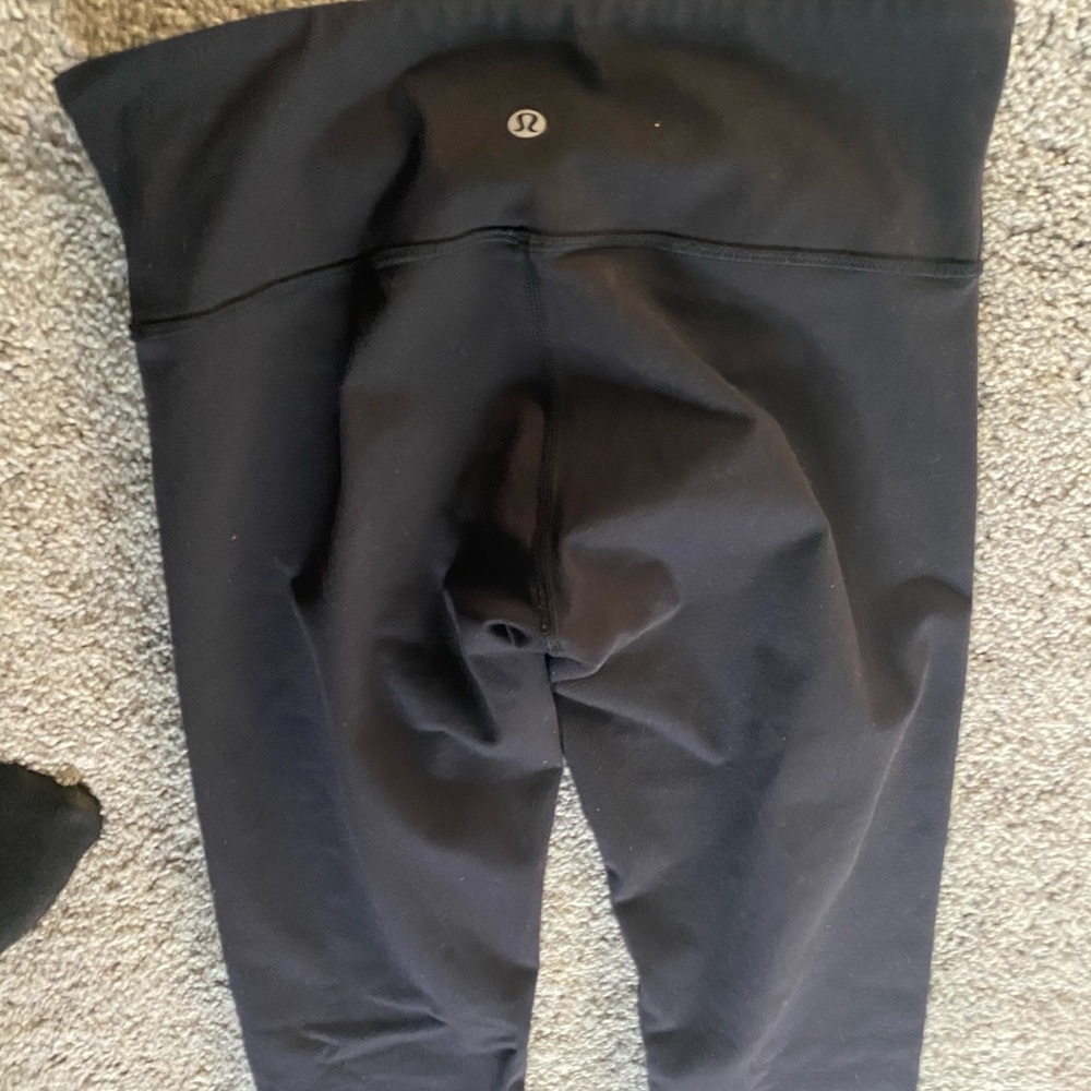 Black Lululemon leggings